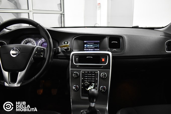 VOLVO V60 DRIVe Momentum